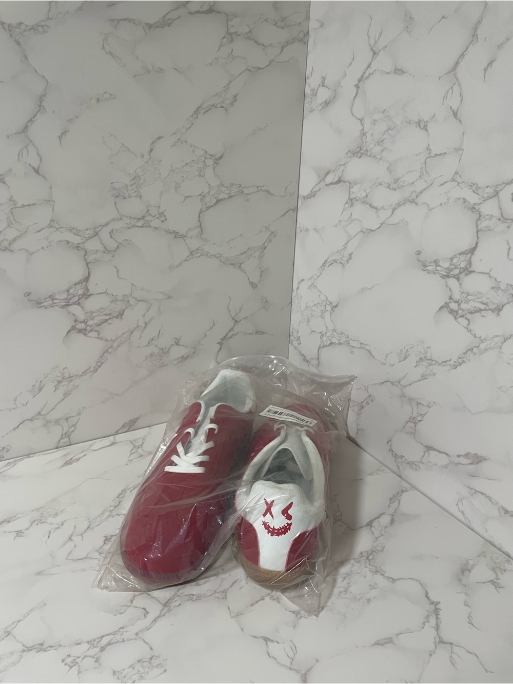 Sjednite Men’s Retro Fashion Shoes - Red Smiley Face - Size 44 (US 10.5-11) New